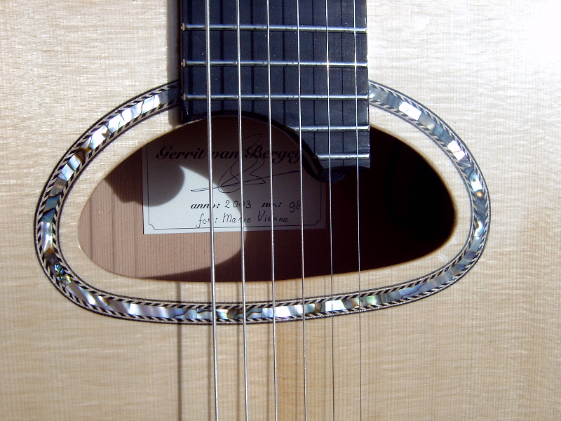 The finished soundhole 